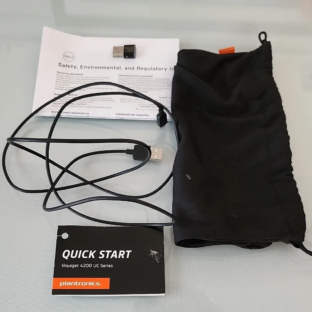 Plantronics Voyager 4220 UC Wireless Bluetooth Headset LIKE NEW